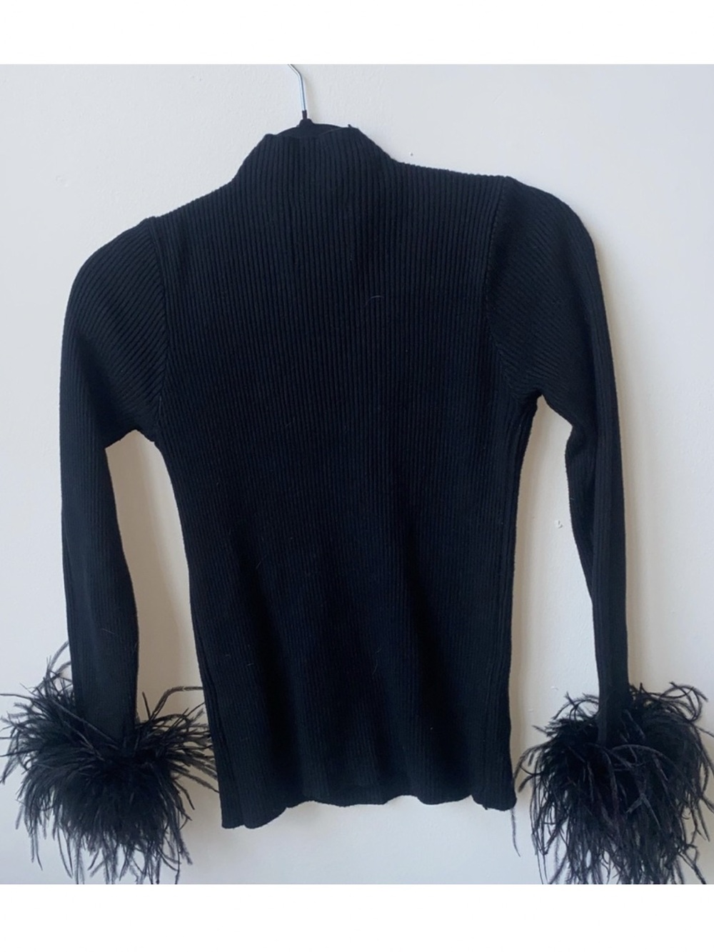 Black Feather sleeve cuff Ribbed pellobello Sweater
